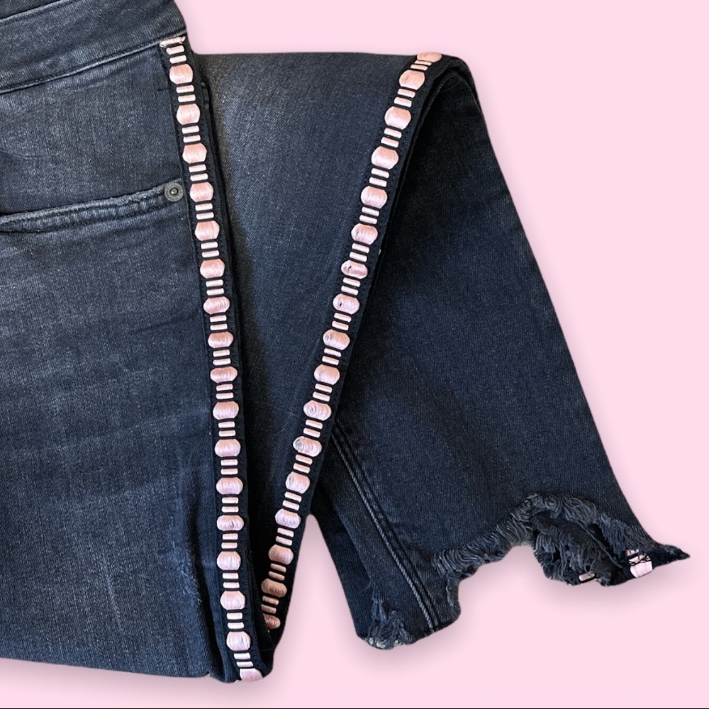 Zara NWT Premium Denim Faded Black Skinny Jeans with Pink trim Size 6